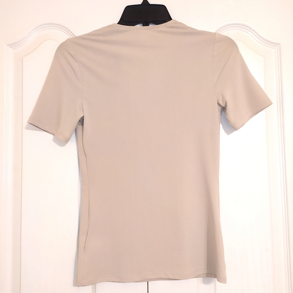 EXPRESS nwt fitted tee short sleeve xs - Picture 2 of 3